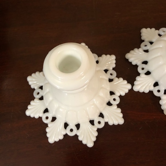 Vintage Westmoreland Ring and Petal Candleholders - Picture 3 of 8